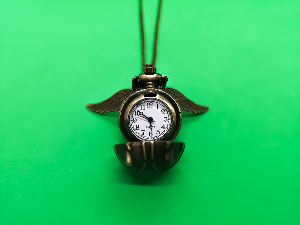 Ceas_Snitch_Open_at_the_Close_Harry_Potter_3
